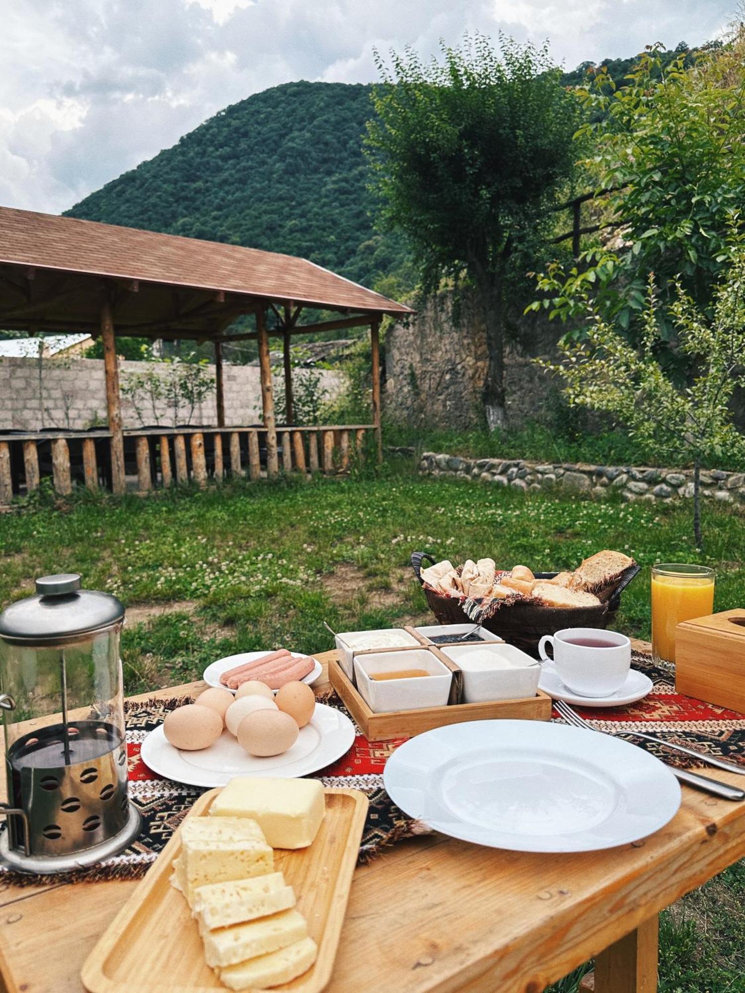 Hovek Guest House Dilijan Exterior photo